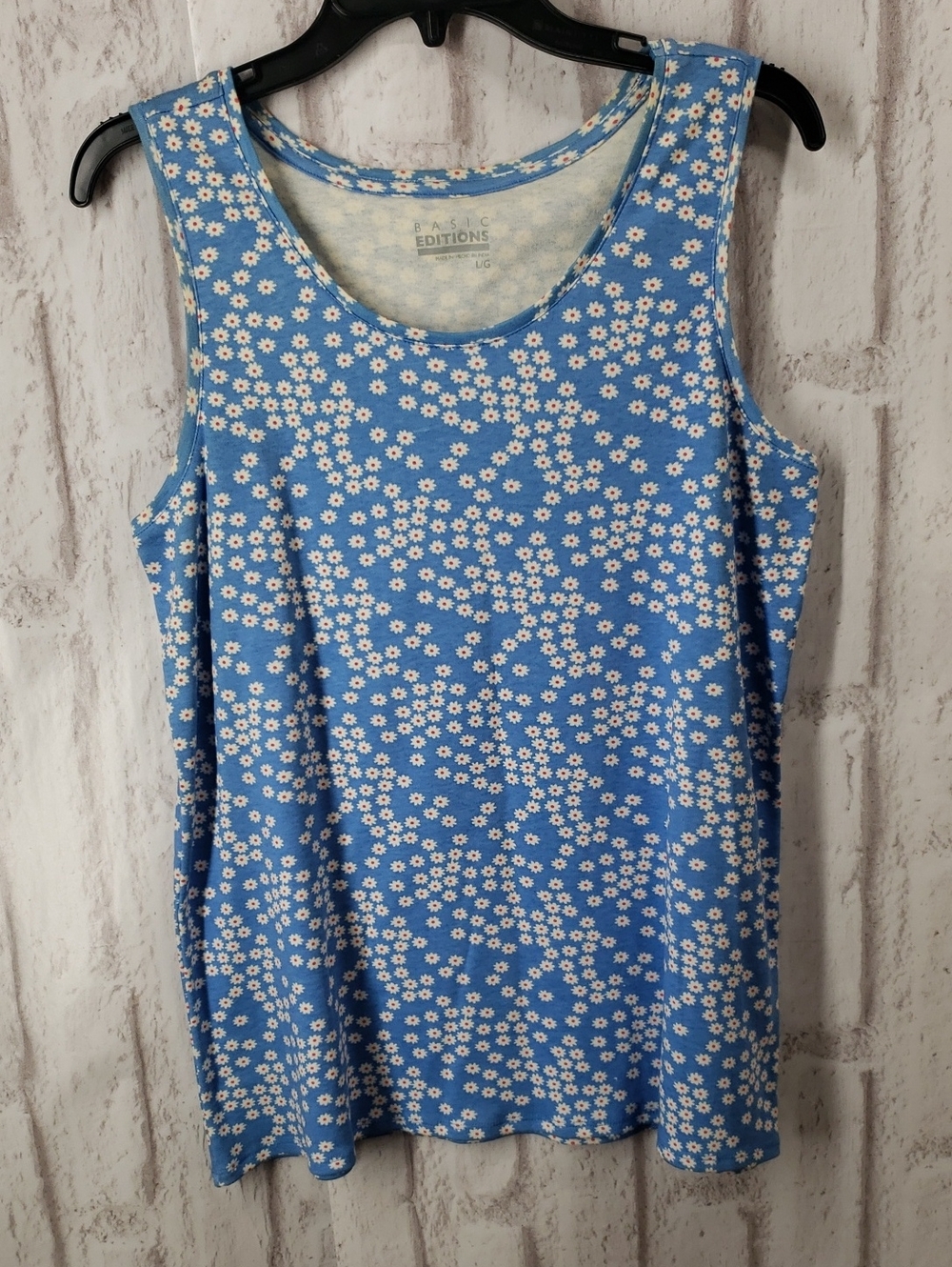 Basic Editions Light Blue Daisy Print Tank Top. Large.
